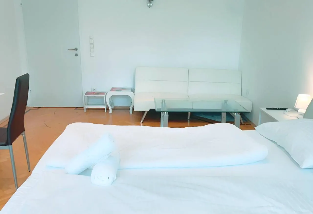 Проживание в семье Deluxe Rooms In Keplerplatz Вена